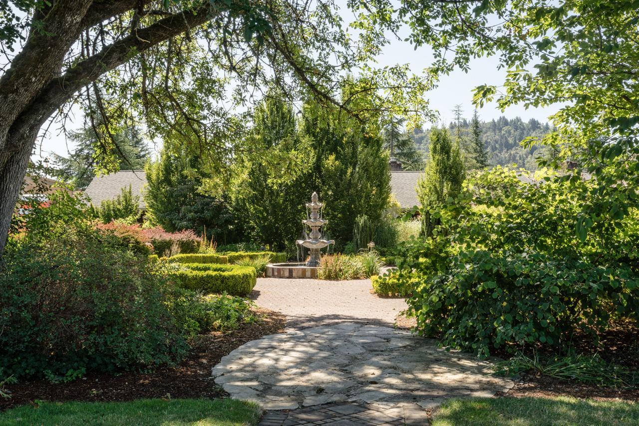 The Village Green Cottage Grove Εξωτερικό φωτογραφία