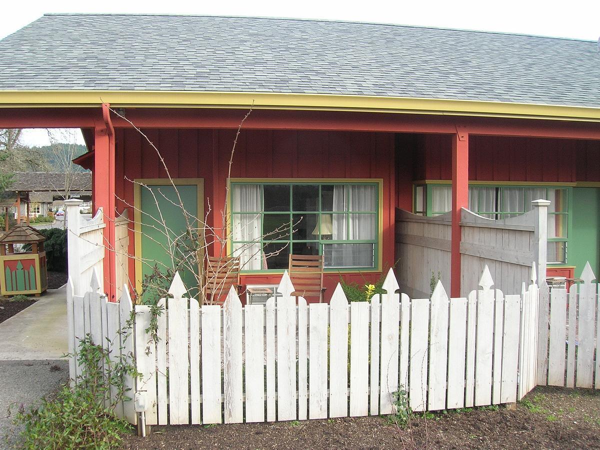 The Village Green Cottage Grove Εξωτερικό φωτογραφία