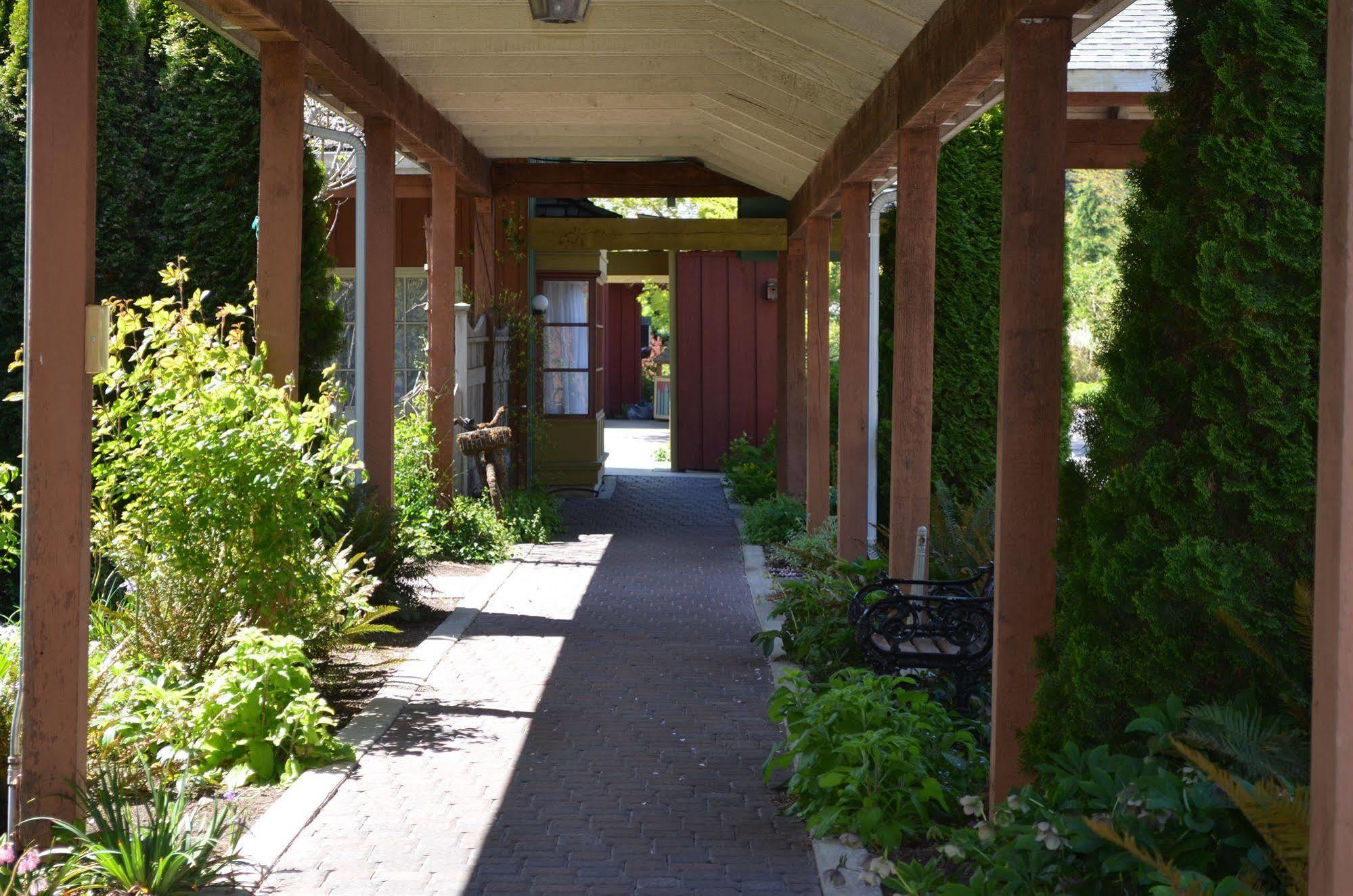 The Village Green Cottage Grove Εξωτερικό φωτογραφία